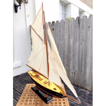 https://www.marie-galante-benodet.com/1575-thickbox_default/maquette-de-pen-duick-90-cm-bois-vernis.jpg