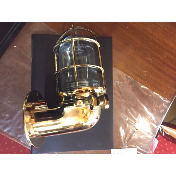 Lampe de coursive de cargo laiton Marie Galante Lampe de coursive de cargo laiton Marie Galante