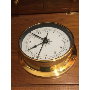 https://www.marie-galante-benodet.com/3008-thickbox_default/horloge-pendule-marine-en-laiton-poli.jpg