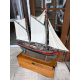 Maquette ancienne de barque chalutière de Honfleur