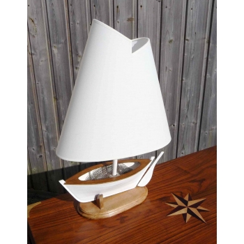 https://www.marie-galante-benodet.com/340-thickbox_default/lampe-marine-bateau.jpg